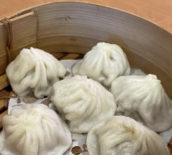 UB255 爆汁小籠包 / Juicy Pork Dumplings